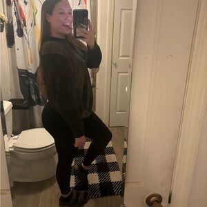 Meet your Posher, Abbe